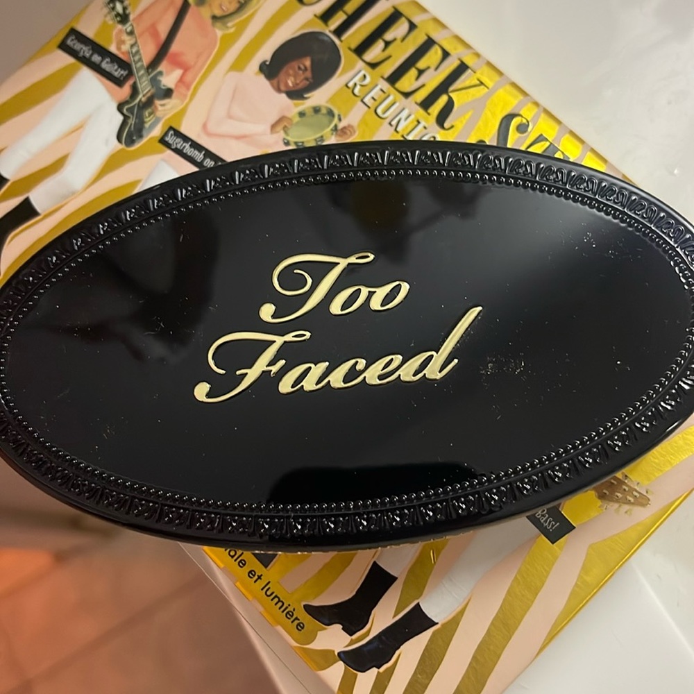 Too faced highlighter set